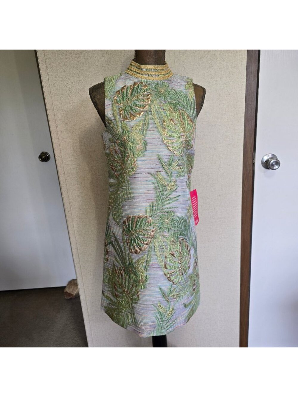 Alex Marie Sleeveless Sheath Dress Size 4 Green Gold Metallic Tropical